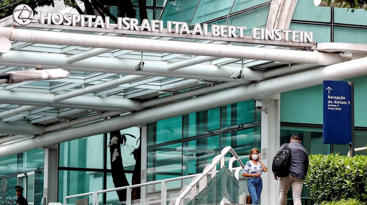 Fachada del Hospital Albert Einstein, donde fue detectado este martes lo que sería el primer caso de coronavirus en Brasil.