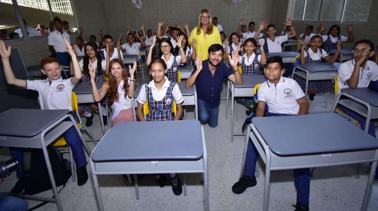 El Alcalde Jaime Pumarejo y la secretaria Bibiana Rincón.