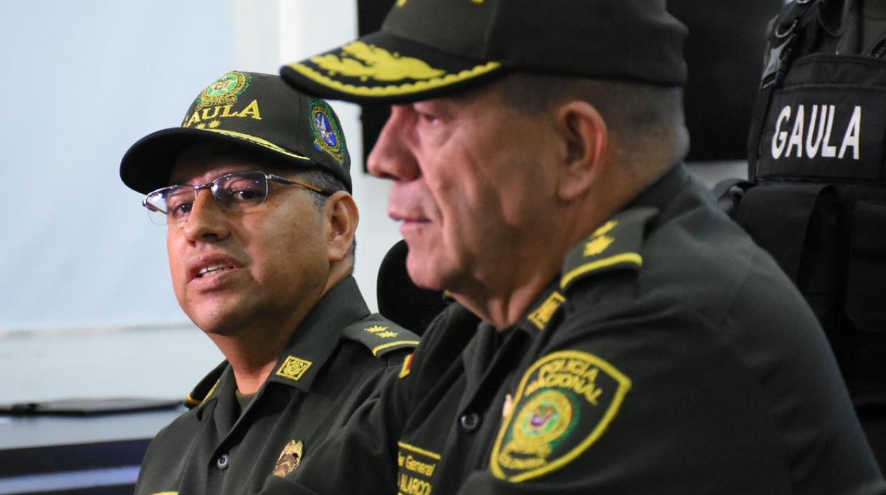 Brigadier general Fernando Morillo, director Antisecuestro y Antiextorsión de la Policía, y Brigadier general Ricardo Alarcón, comandante de la Mebar.