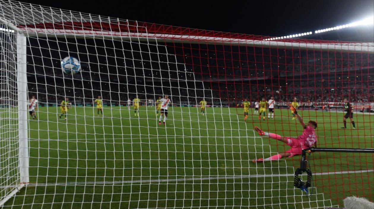 Espectacular definición de Juan Fernando Quintero.