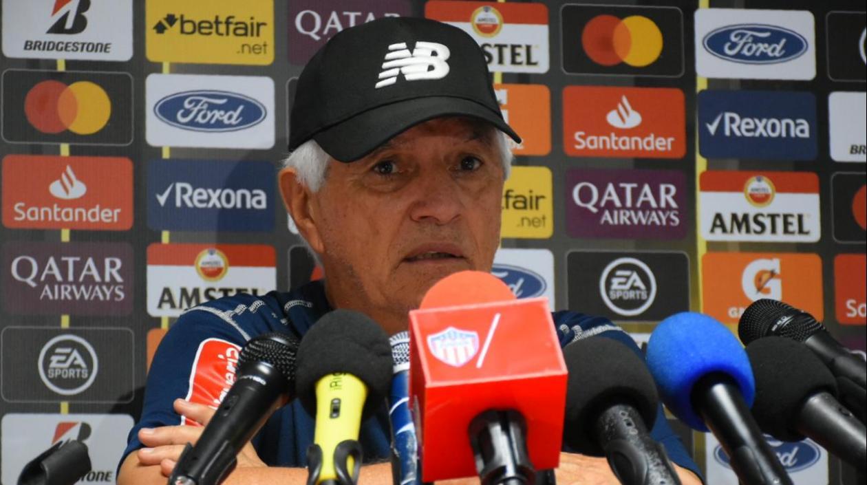 Julio Comesaña, entrenador de Junior.