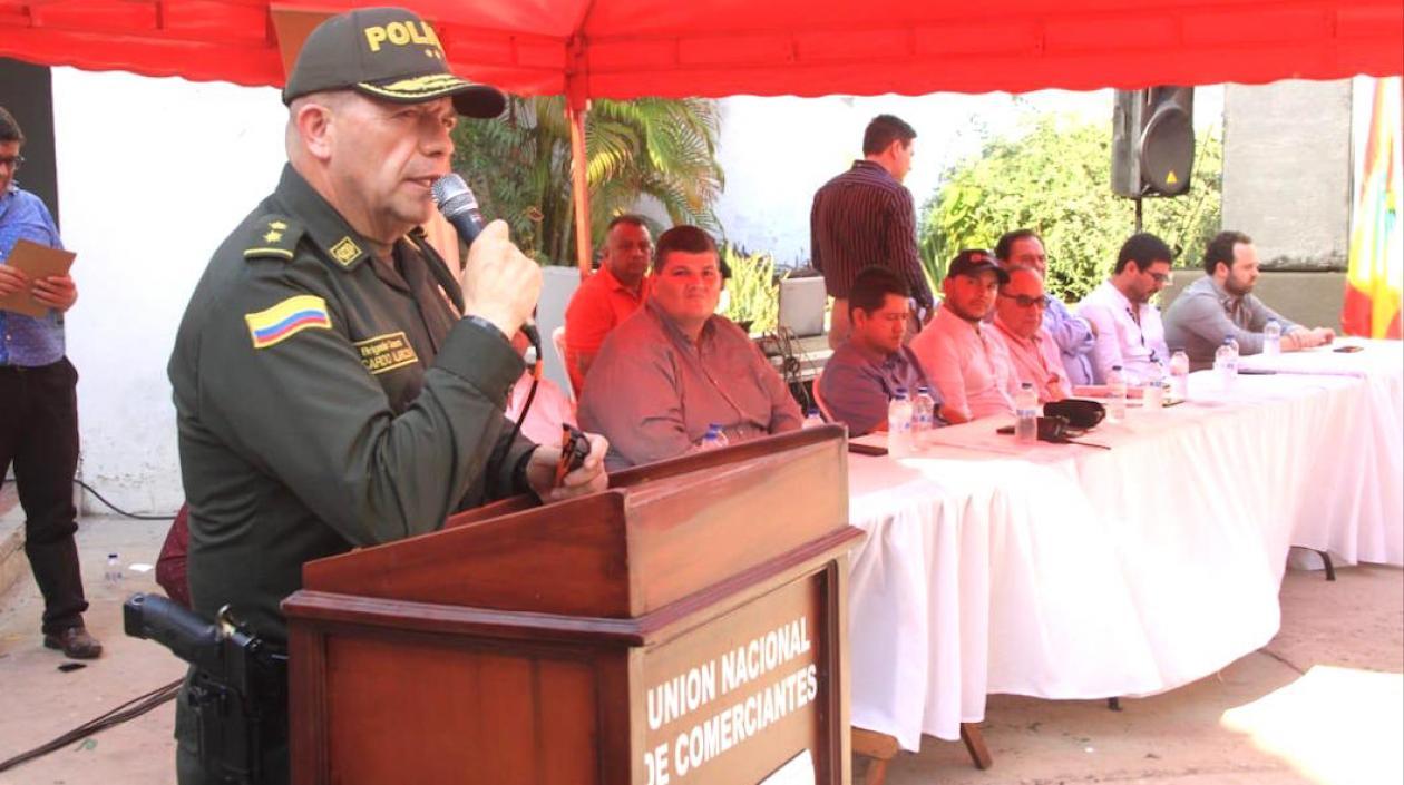 El Comandante de la Mebar, GR Ricardo Alarcón, presidiendo el encuentro.