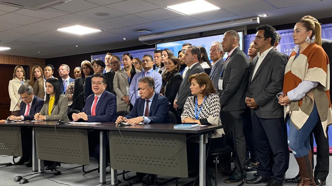 En la foto, secretarios de salud durante el lanzamiento del plan territorial para enfrentar el coronavirus.