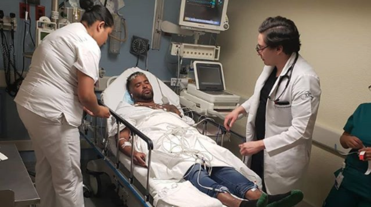 Cantante Zion hospitalizado.