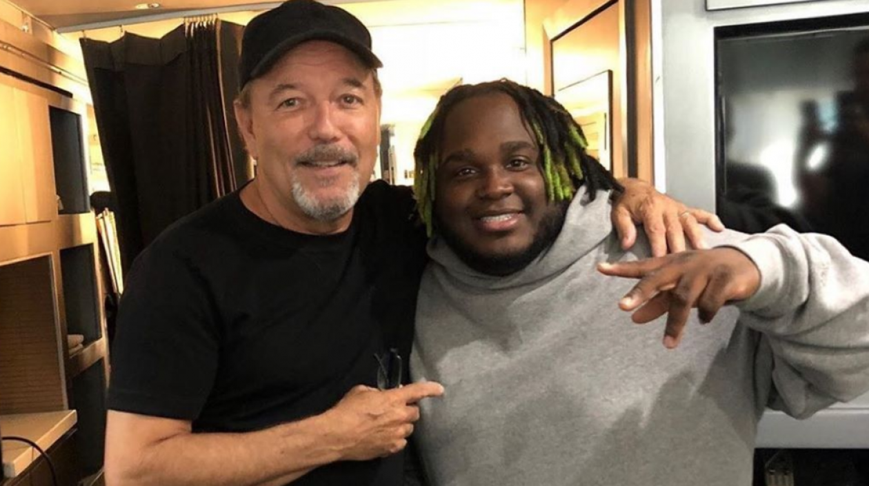 Los artistas panameños Rubén Blades y Sech.