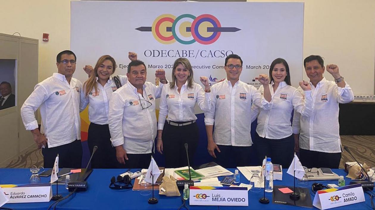 El Gobernador Carlos Caicedo y la Alcaldesa Virna Johnson, tras conocer la escogencia.