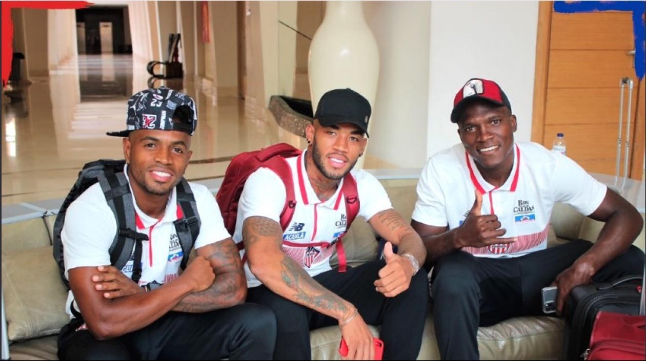 Los 'tiburones' iniciando el periplo a Ecuador.