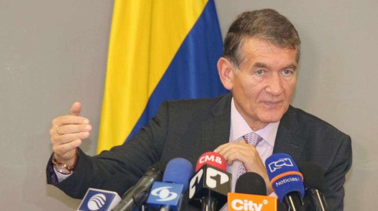 Ministro de Trabajo, Ángel Custodio Cabrera.