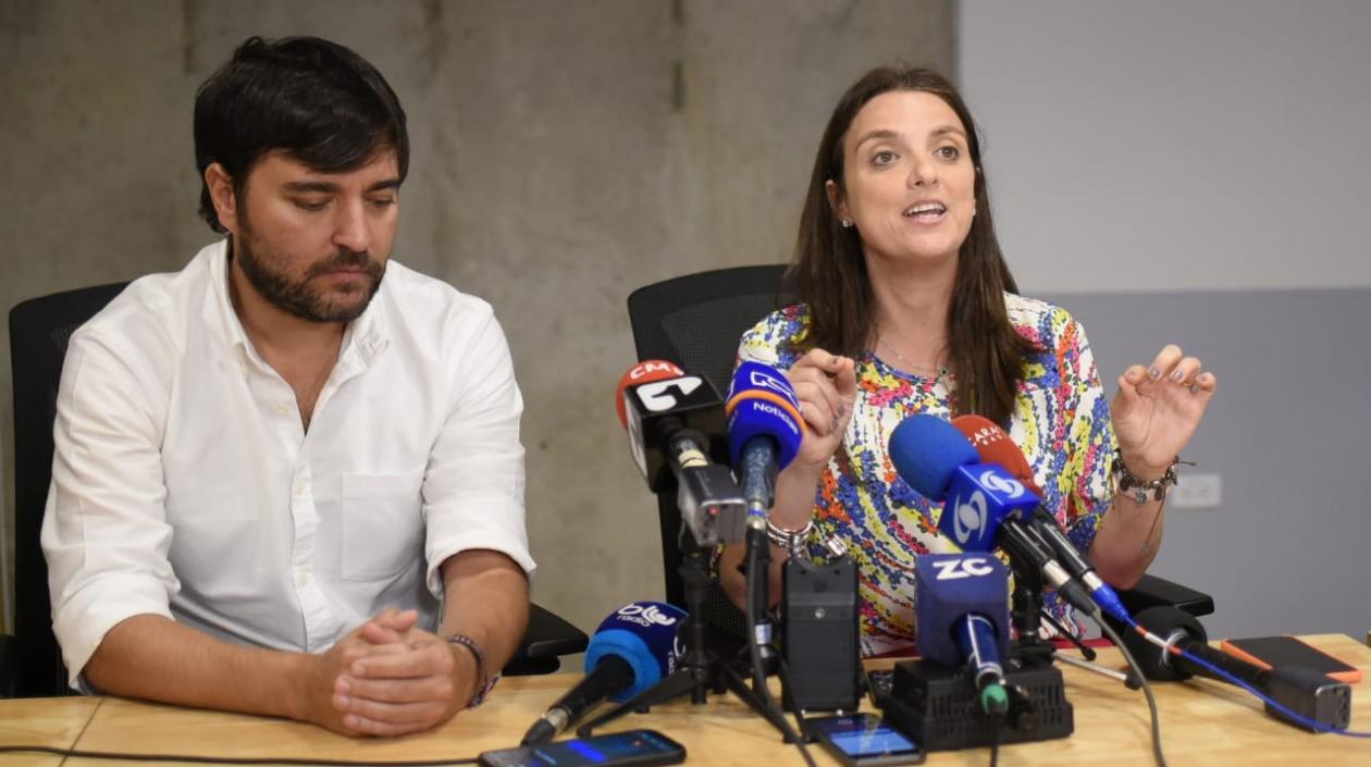 Jaime Pumarejo y Karen Abudinen. 