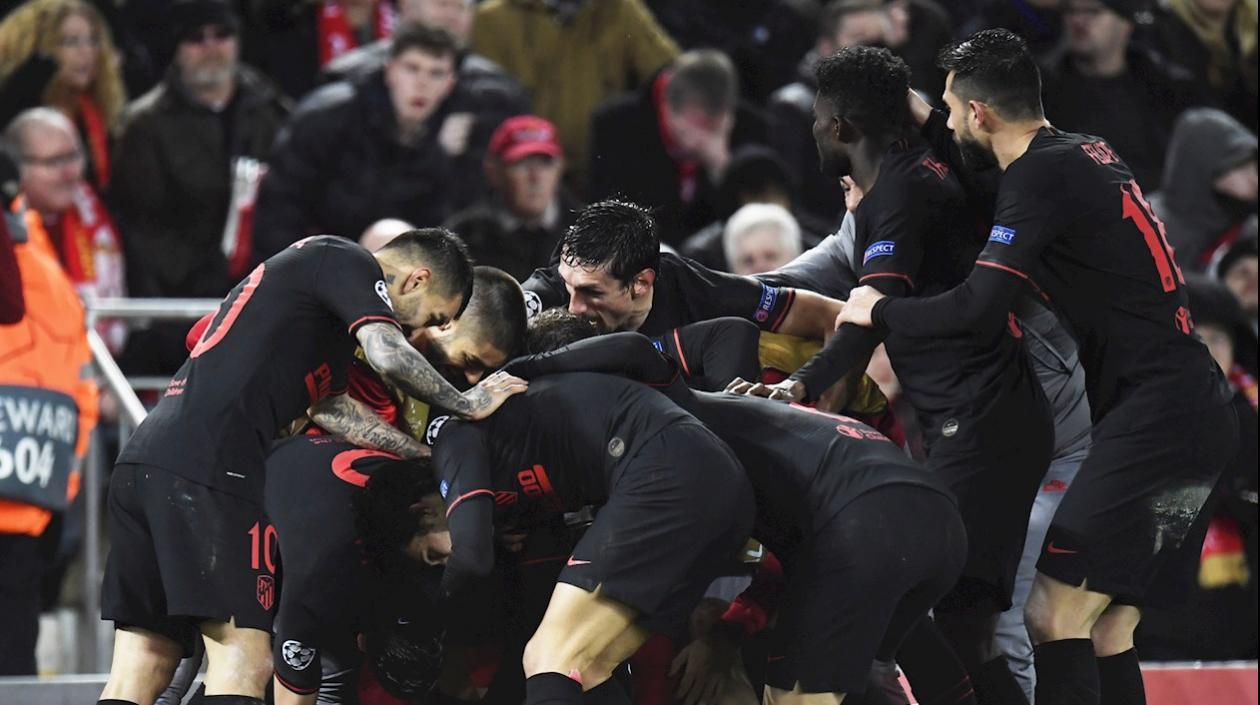 Jugadores del Atlético de Madrid celebran tras un gol. 