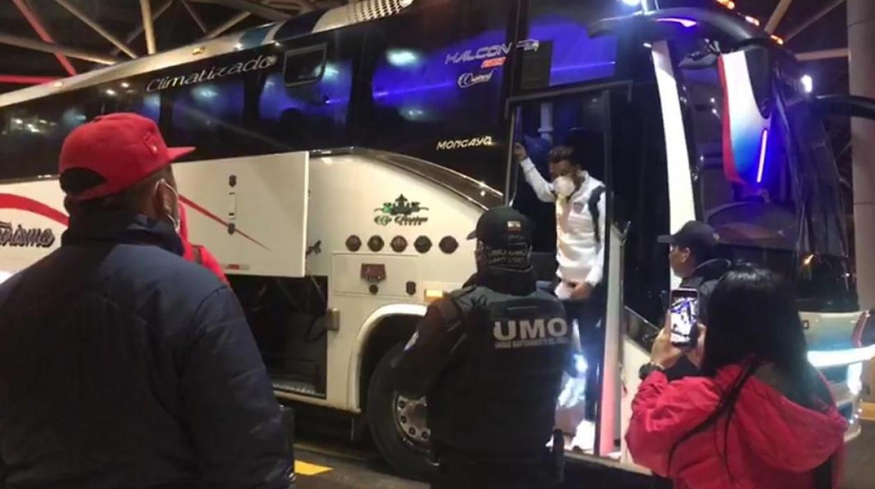 Llegada del Junior a Ecuador para el duelo de Copa Libertadores.