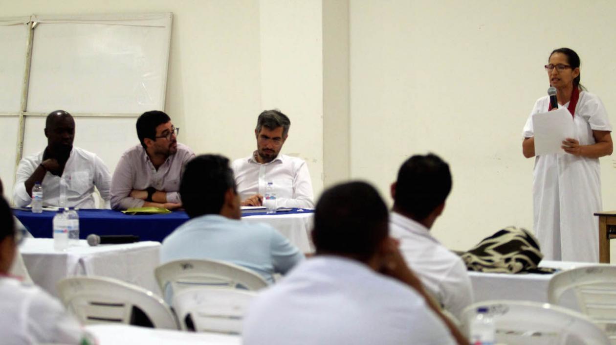 Reunión con comunidades indígenas.