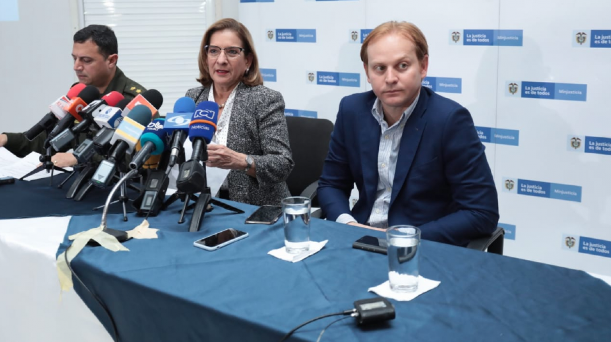 La Ministra de Justicia, Margarita Cabello (centro).