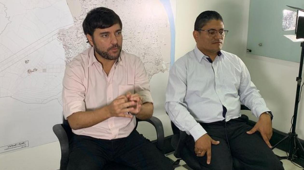 El Alcalde Jaime Pumarejo y el Secretario de Salud, Humberto Mendoza.