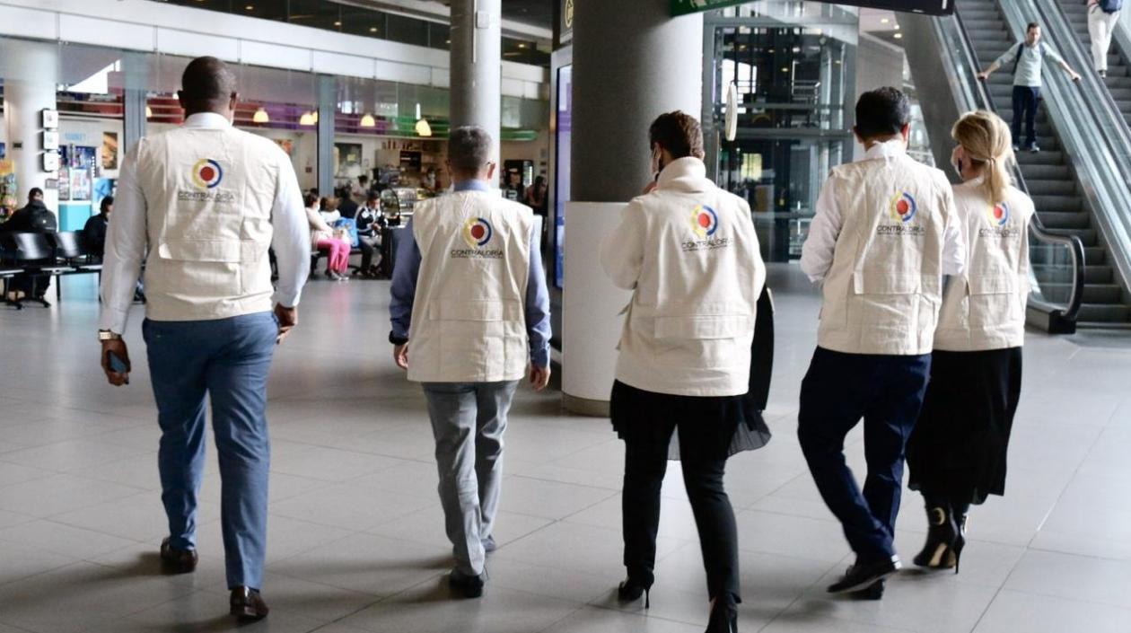 Contraloría en aeropuertos del país 
