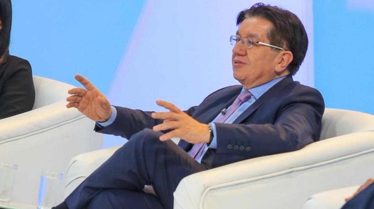 Fernando Ruiz, Ministro de Salud.