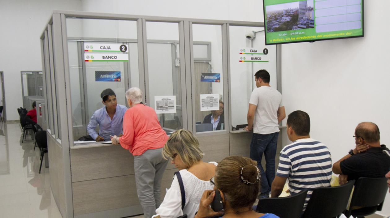 No hay atención al público en ninguna sede. 