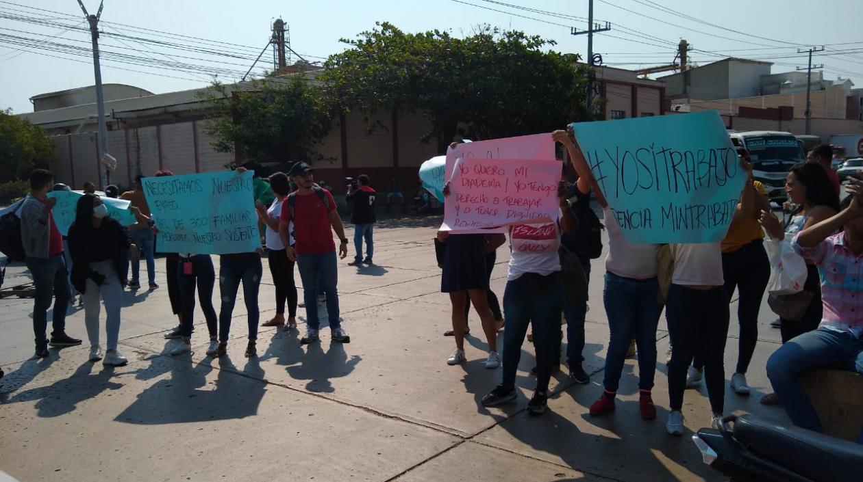 Los trabajadores que fueron despedidos.