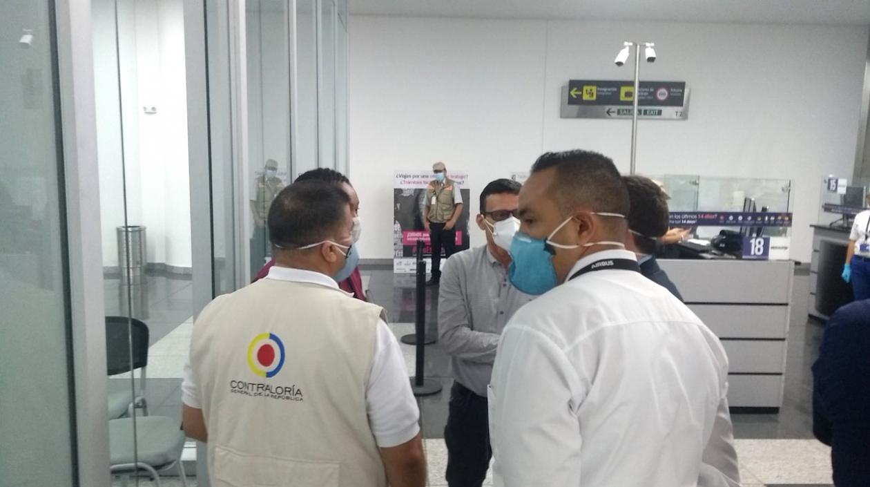 Funcionarios de la CGR en visitas de verificación.