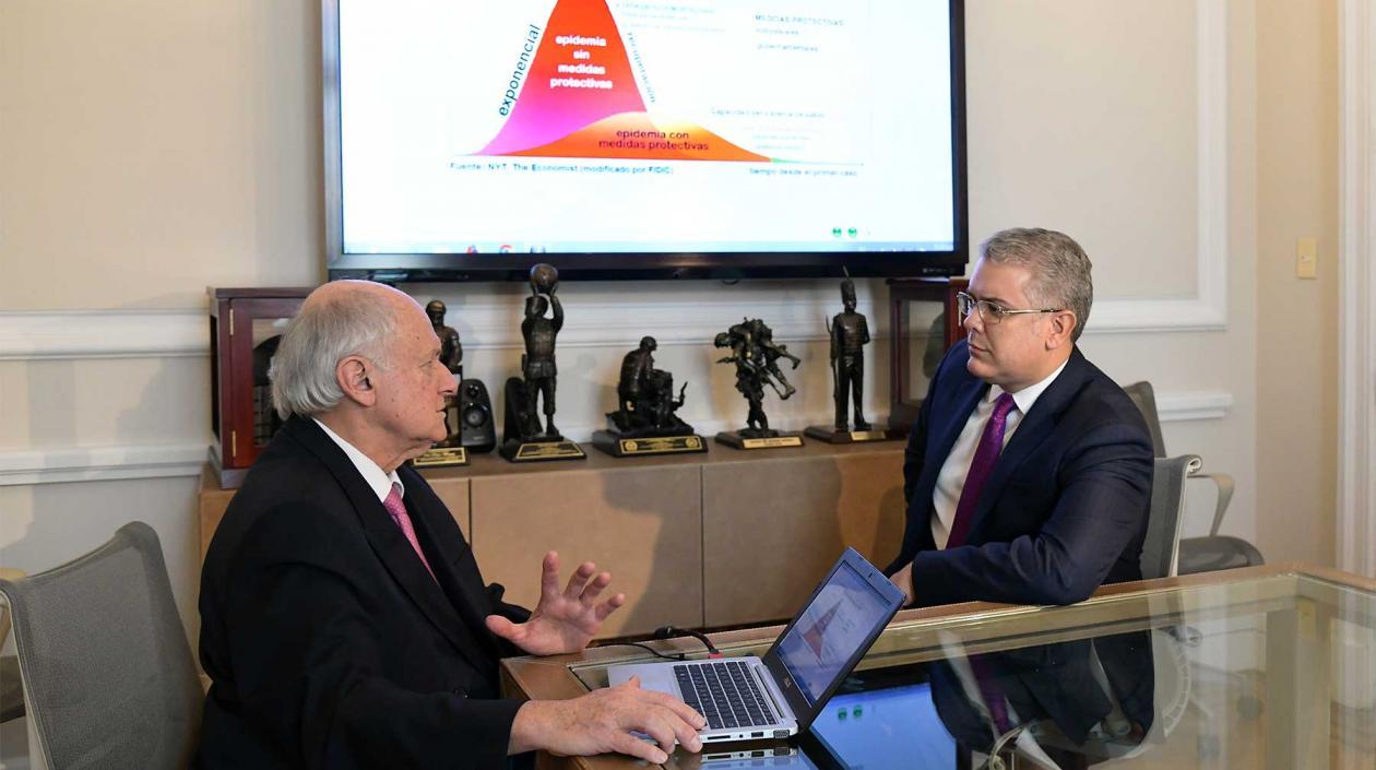 Manuel Elkin Patarroyo y el Presidente Iván Duque.