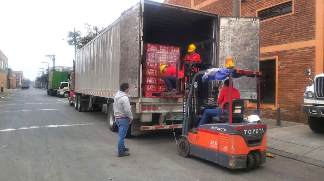 Paquete de alimentos dispuestos por la Fundación Éxito.