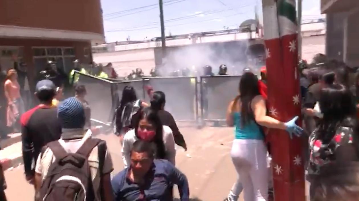 Hechos violentos frente a la cárcel Modelo de Bogotá.