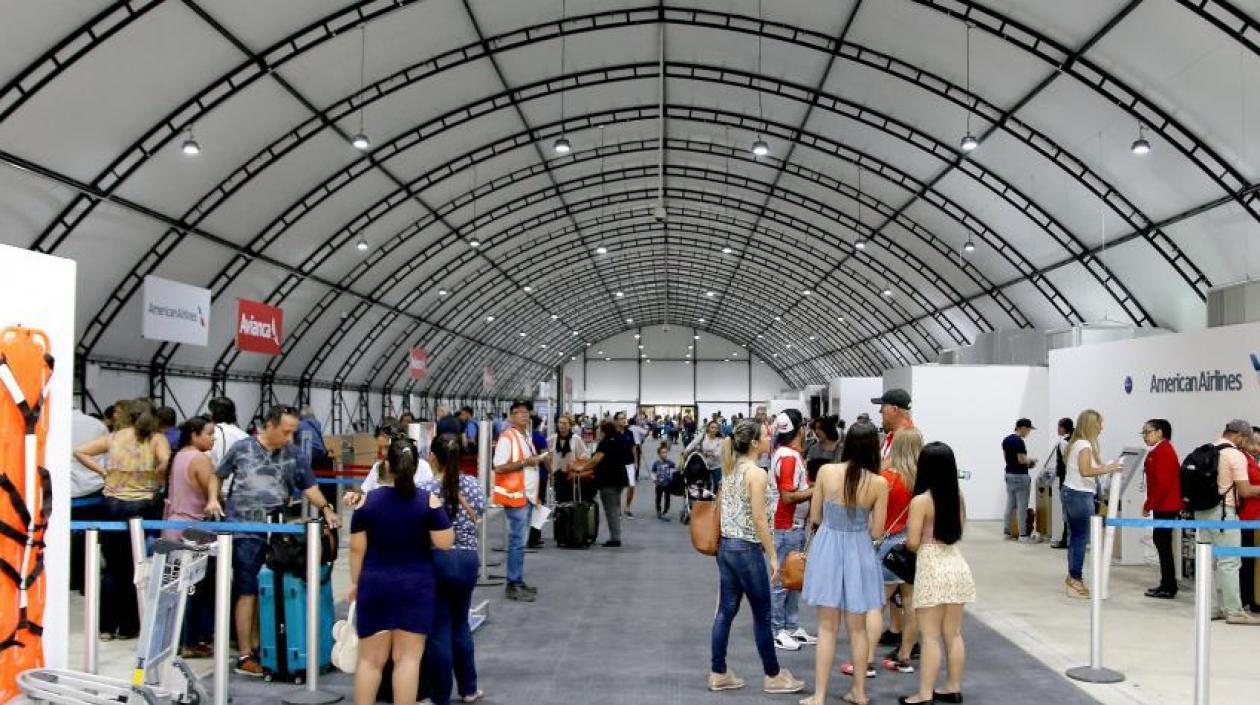 Carpa que fue usada para la zona Check-in.