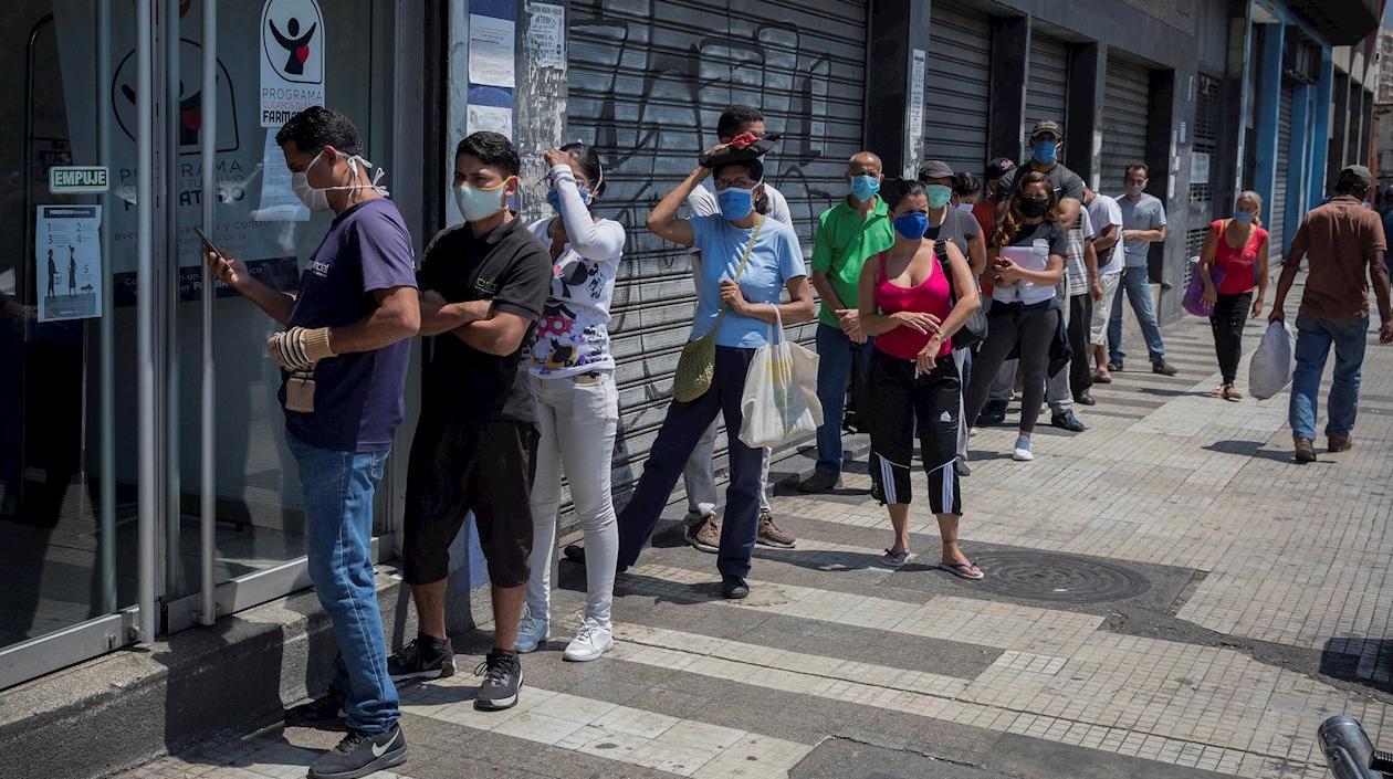 Las filas en los supermercados de Caracas.