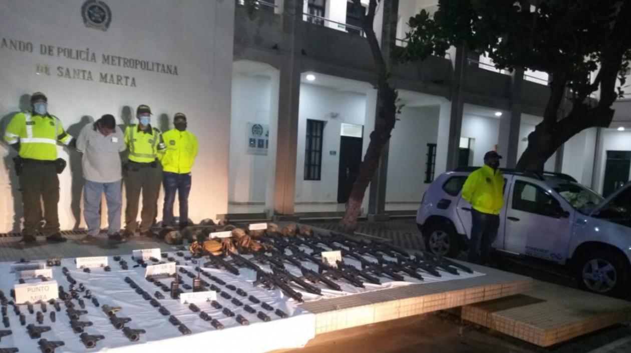 El arsenal de guerra incautado.