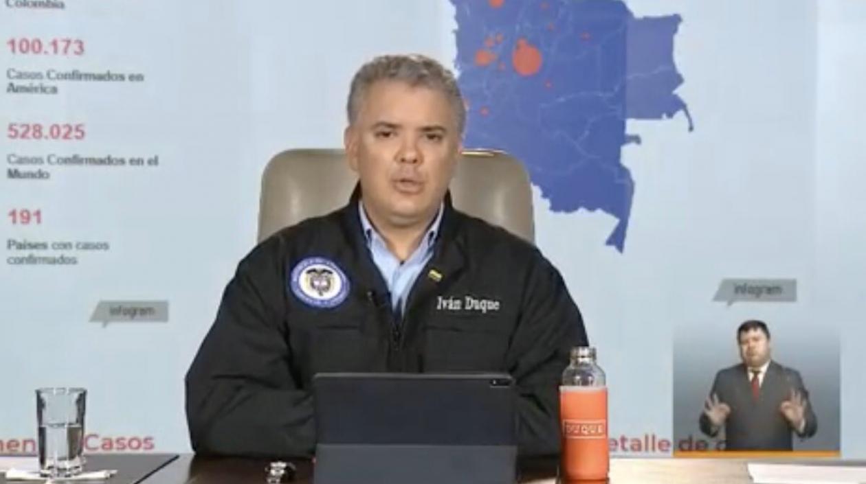 El Presidente Iván Duque durante la transmisión Facebook Live.