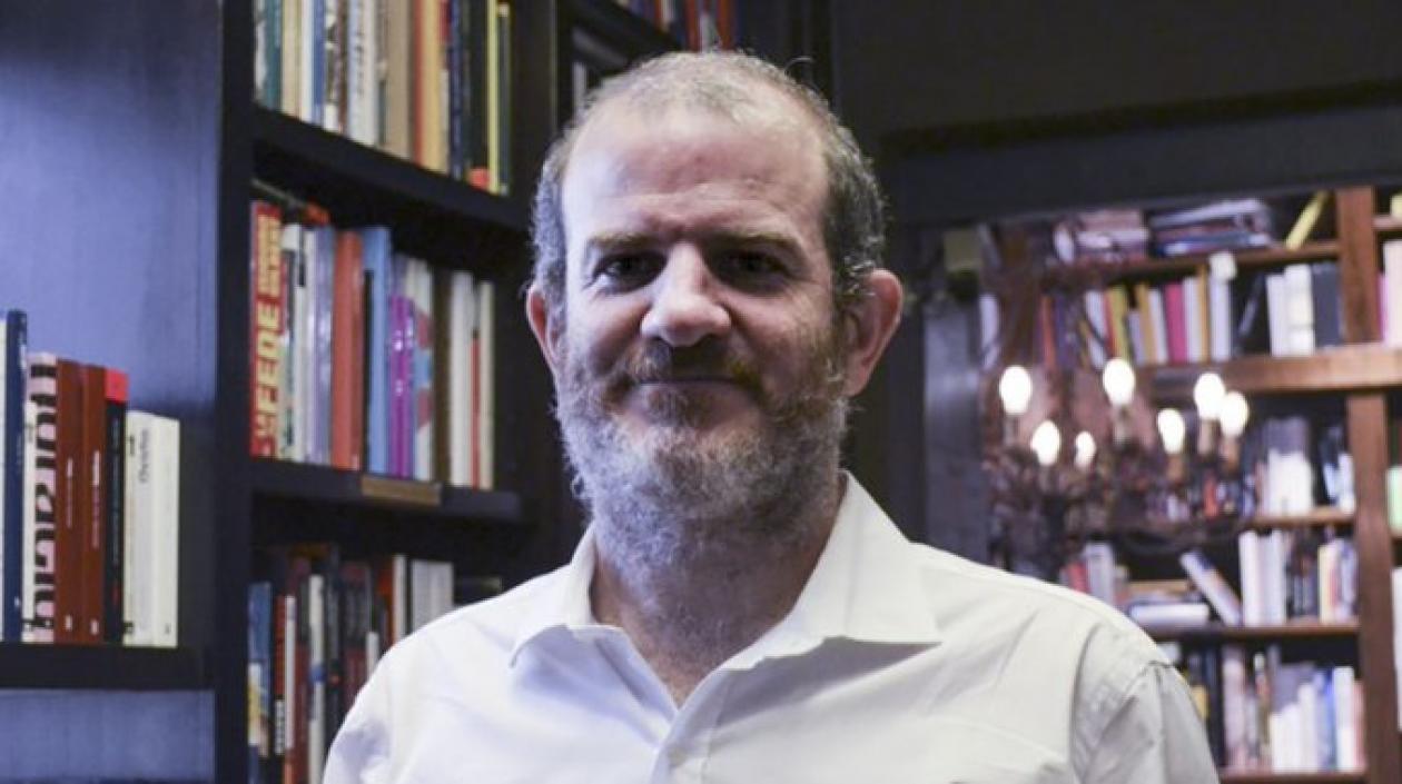 Santiago Llach, escritor y docente.