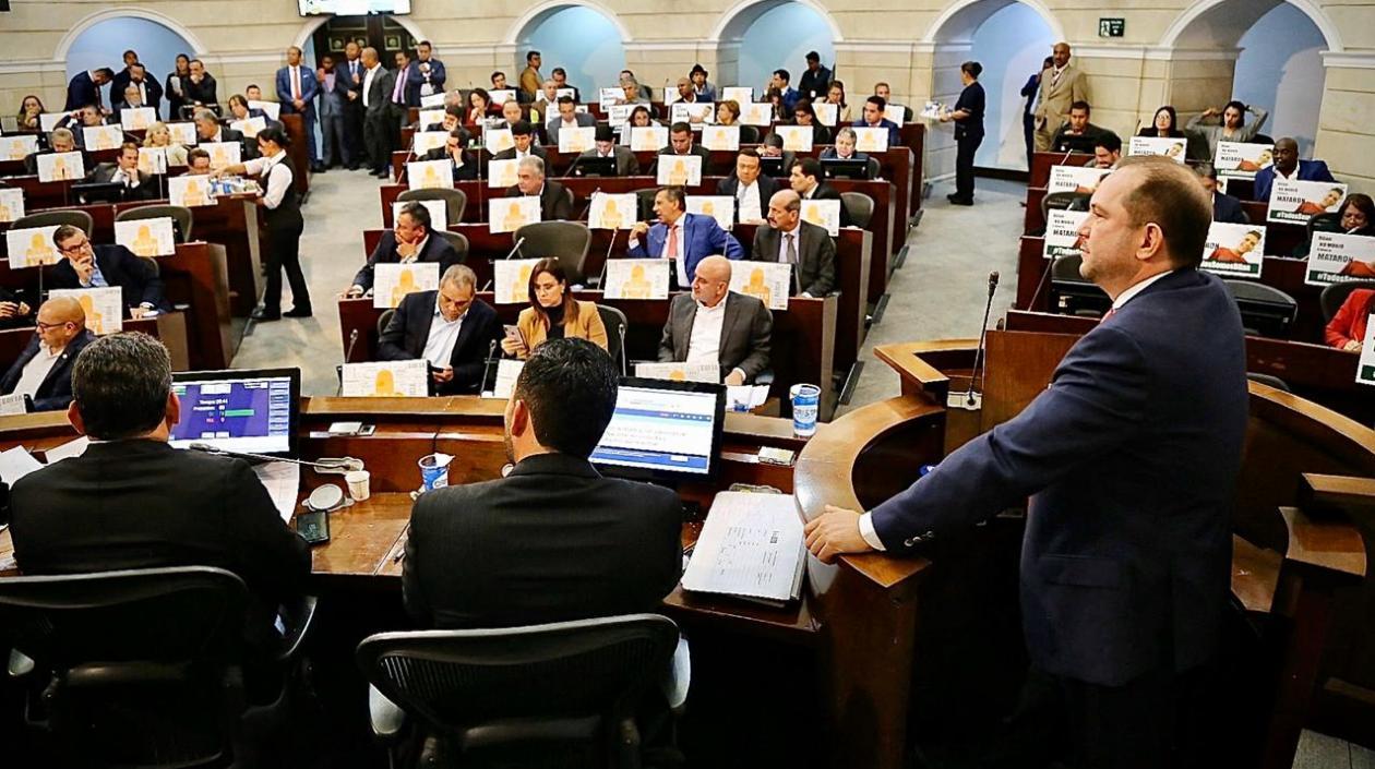 El presidente del Legislativo, el liberal Lidio Arturo García Turbay.