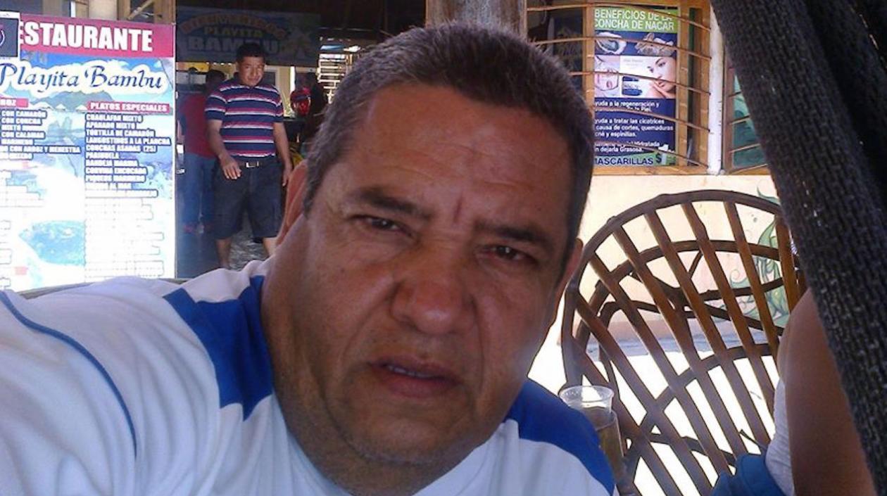 Johnny Escandón Mojica.