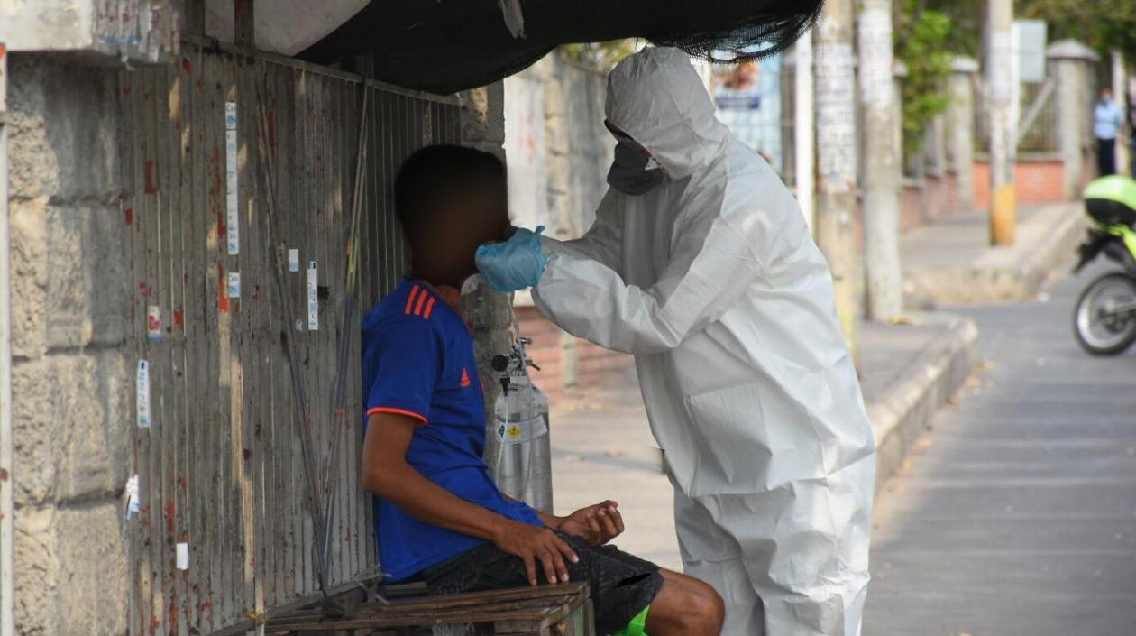 Estos trajes son los que están solicitando los paramédicos de algunas clínicas privadas.