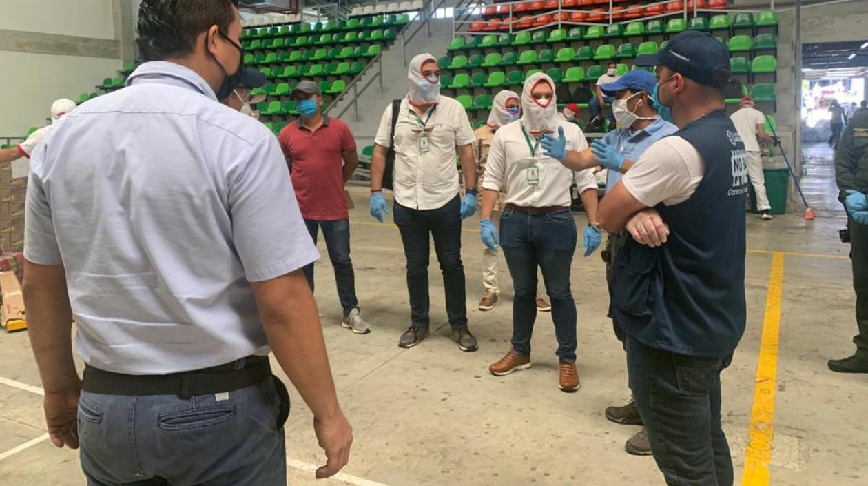 Equipo de la Contraloría Distrital durante la visita.