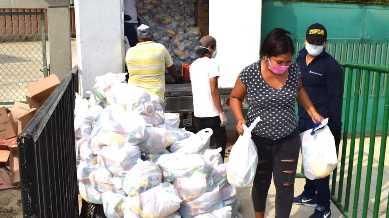 Entrega de los alimentos correspondientes al PAE.