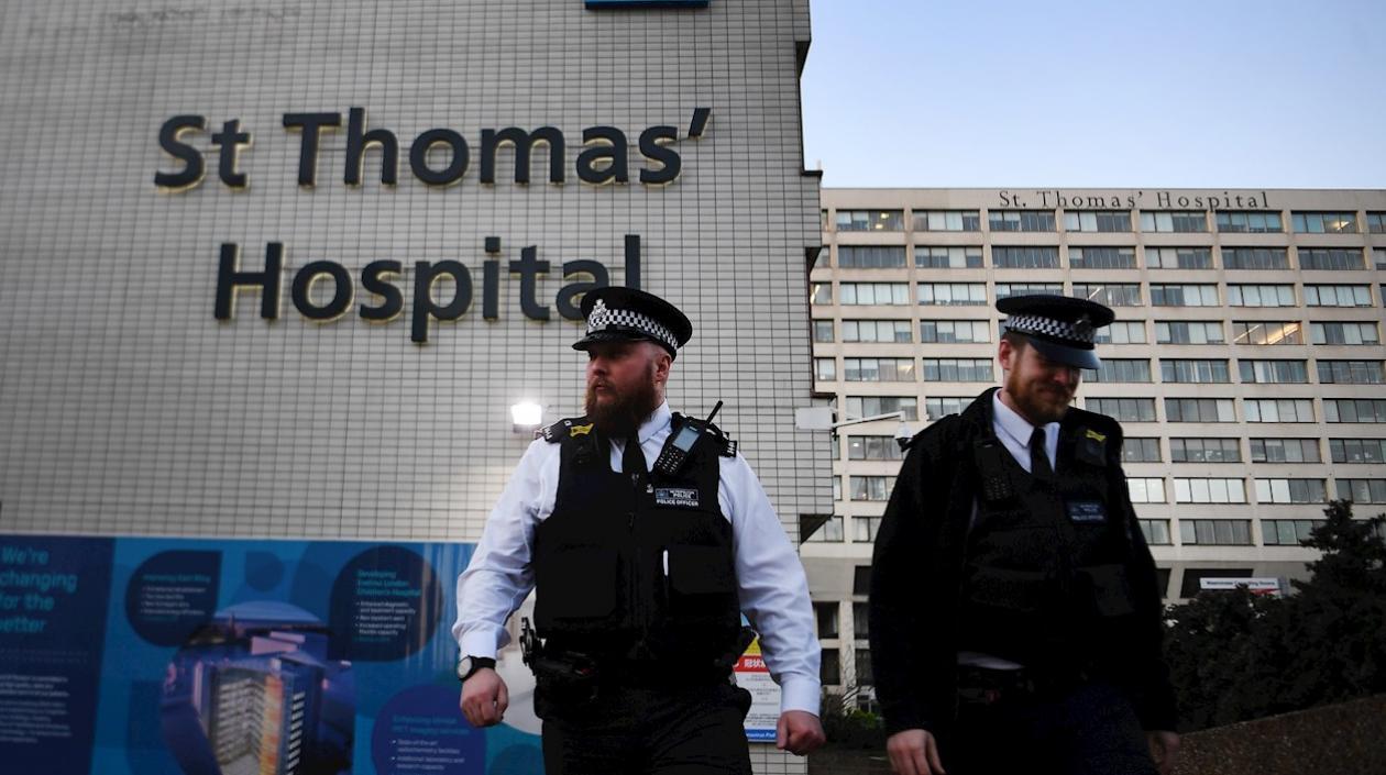 Johnson fue trasladado anoche a la unidad de cuidados intensivos (UCI) del St Thomas.