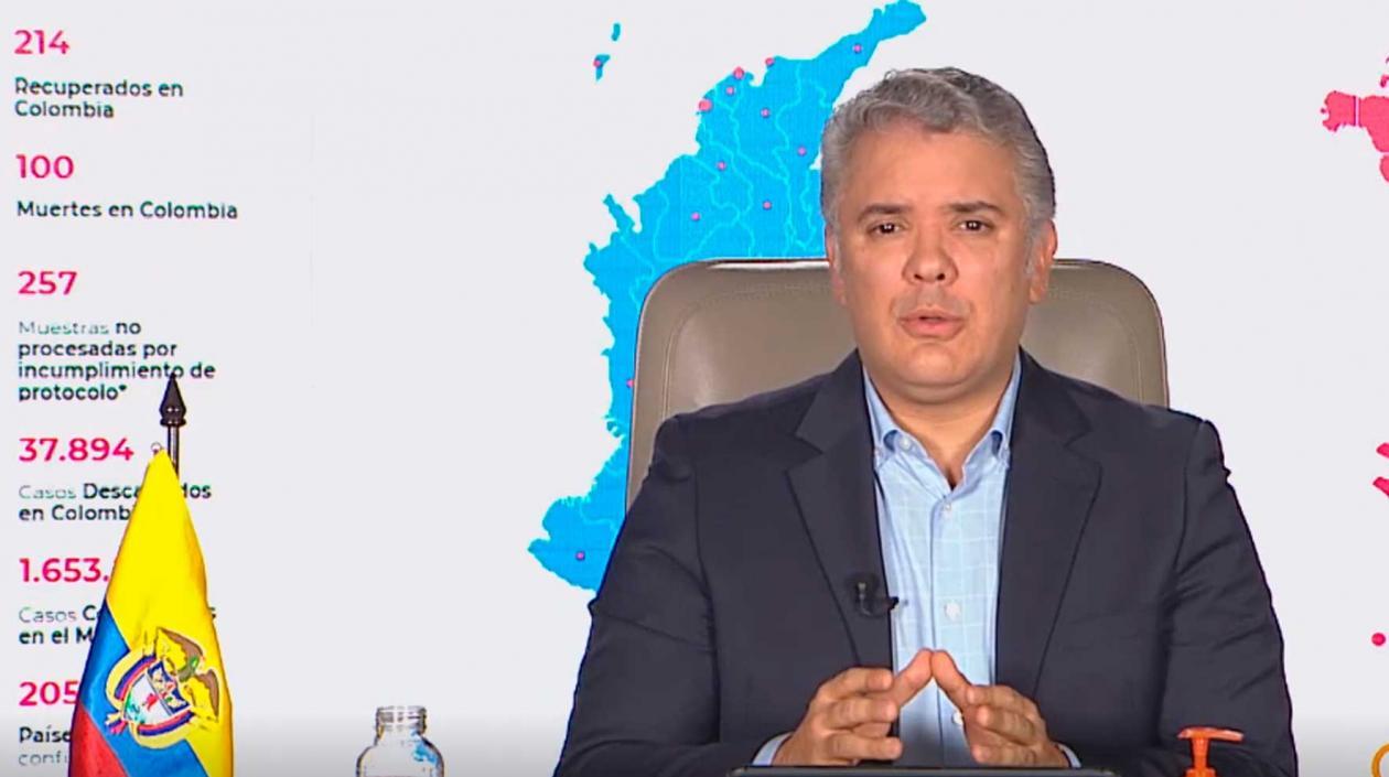 Presidente Iván Duque dirigiéndose a los colombianos.