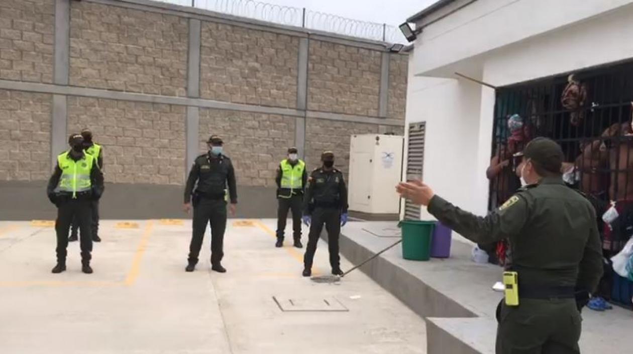 Personal médico aplaudido en Ciénaga.