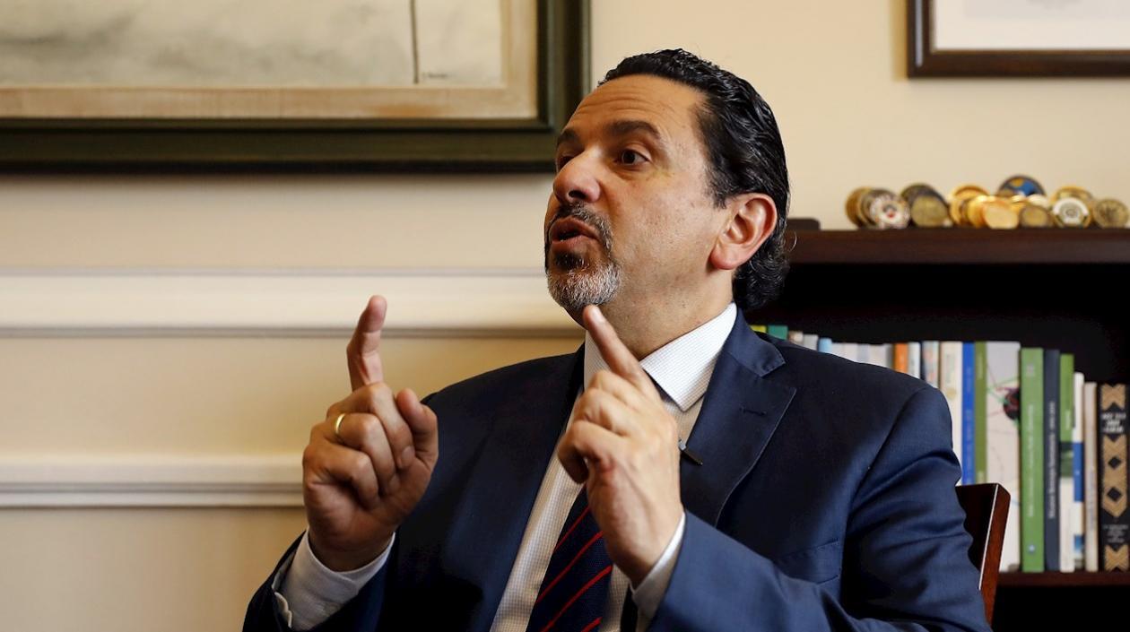 El Alto Comisionado para la Paz, Miguel Ceballos. 