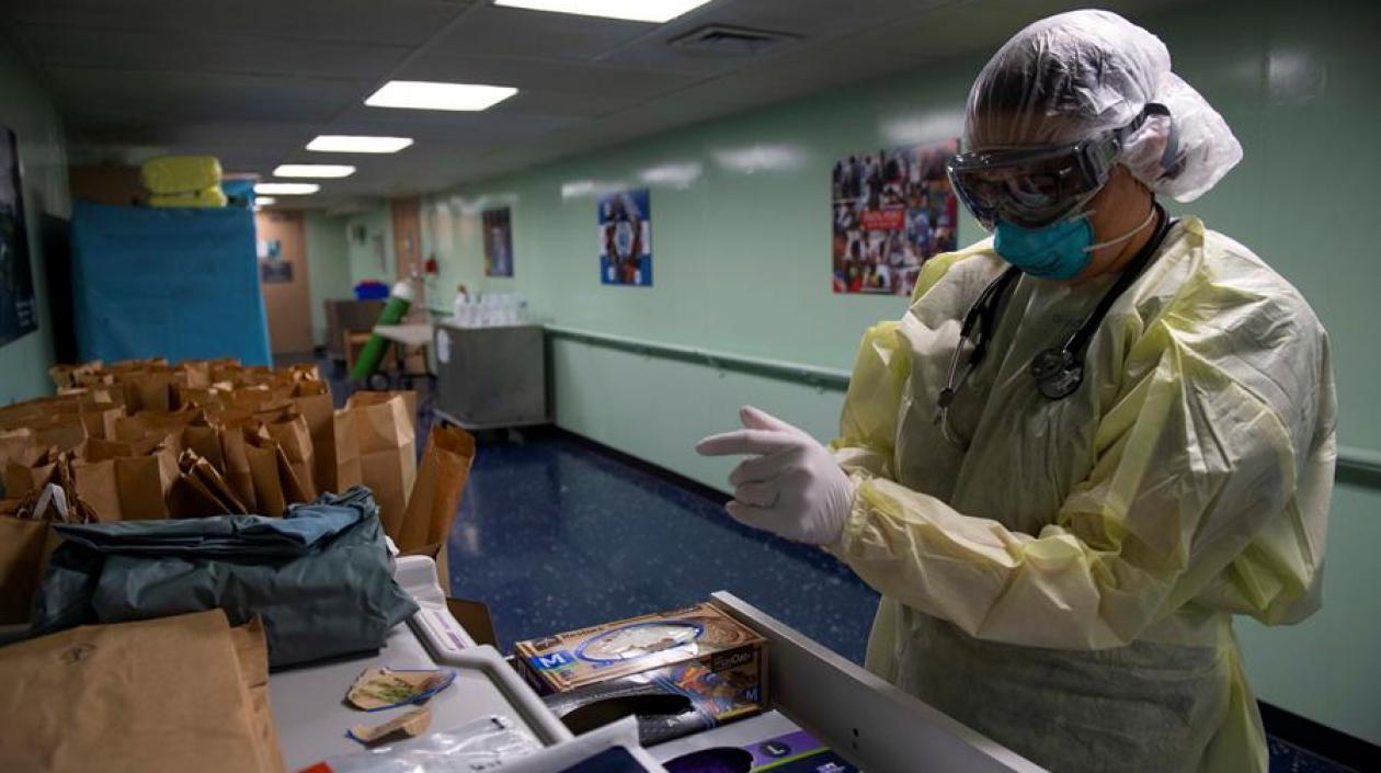 Médicos en el mundo son lo que combaten en la primera línea al coronavirus.