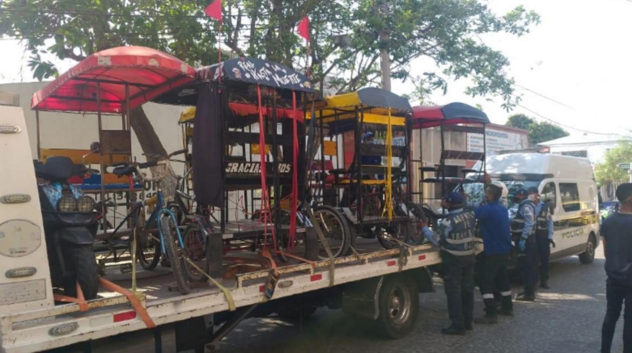 Bicitaxis inmovilizadas.