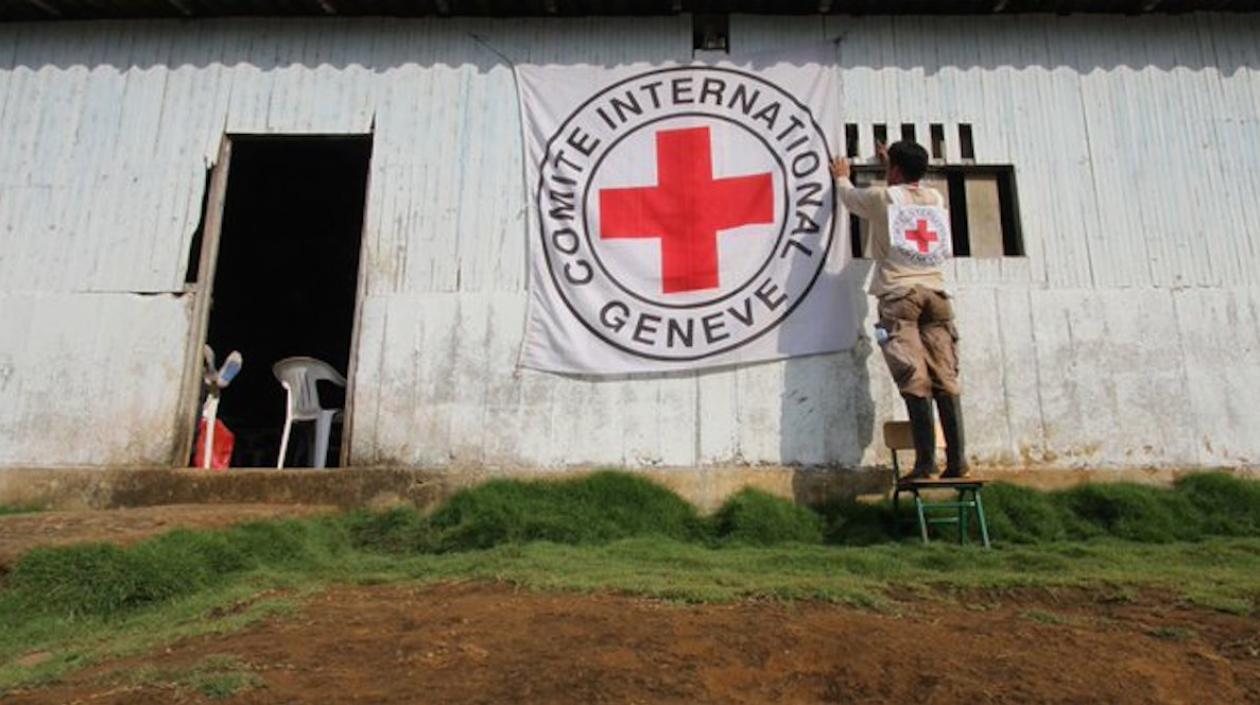 Entidades piden respetar el emblema de la Cruz Roja.