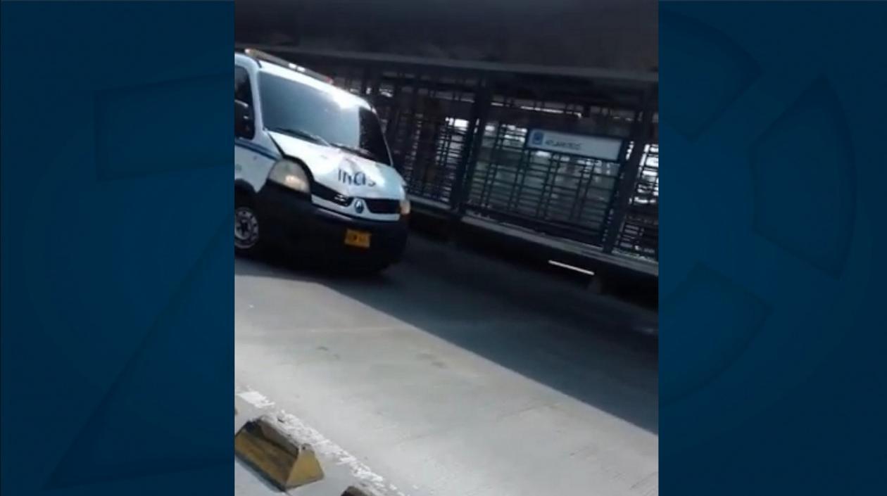 Ambulancia implicada en el accidente.