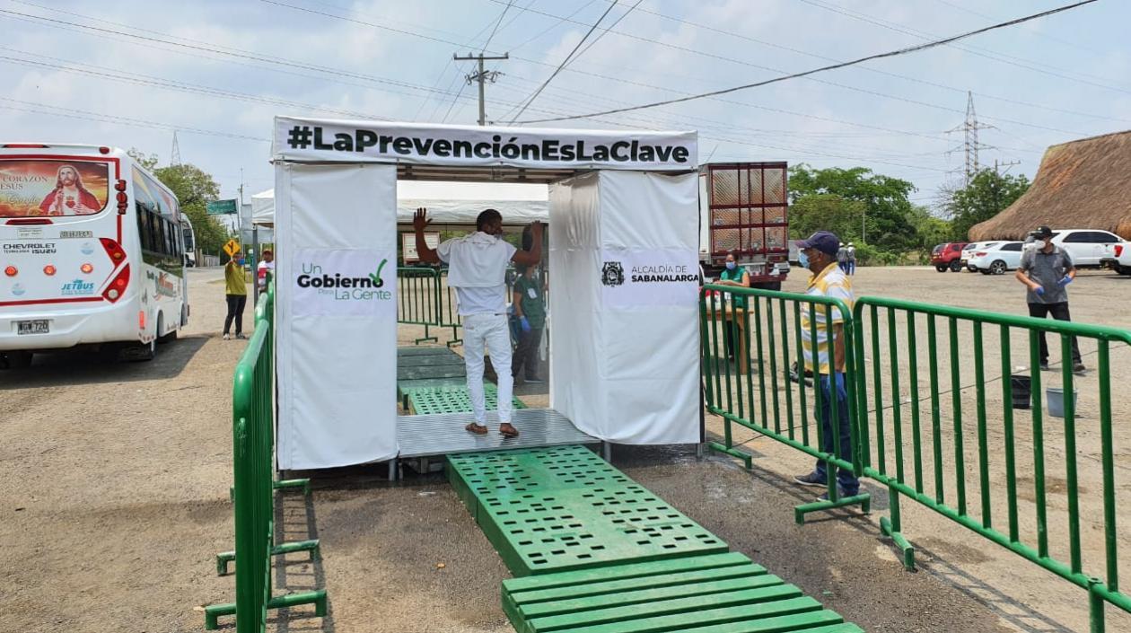 Cámara de desinfección instalada en Sabanalarga.