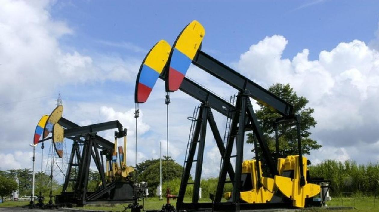 El mercado petrolero sufrió un duro revés este lunes.