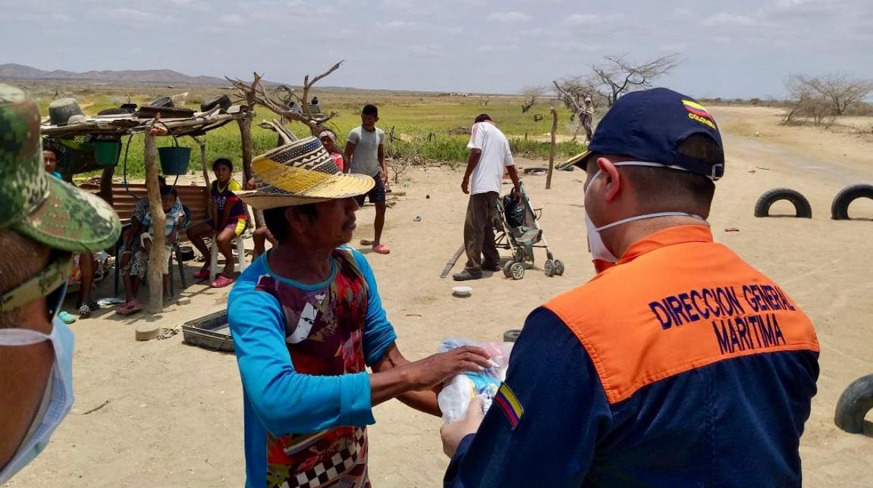 La Dimar en Puerto Bolívar, en La Guajira, entregó ayudas.