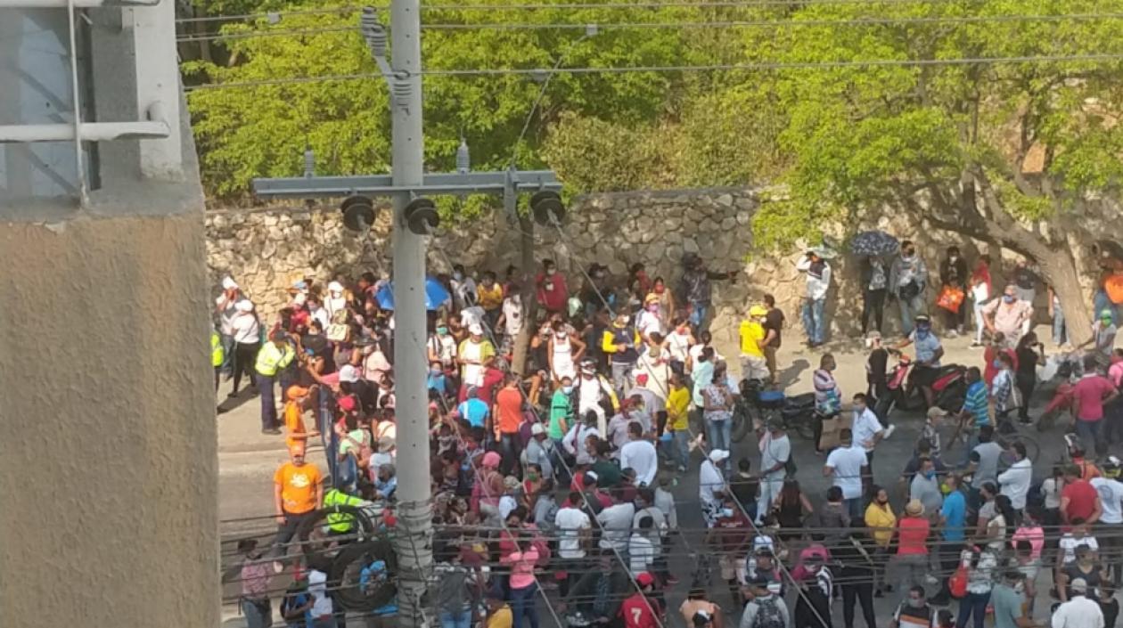 Aglomeración de personas en Santa Marta.