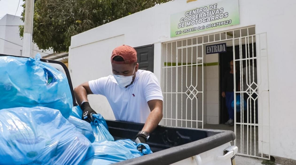 Entrega de mercados.