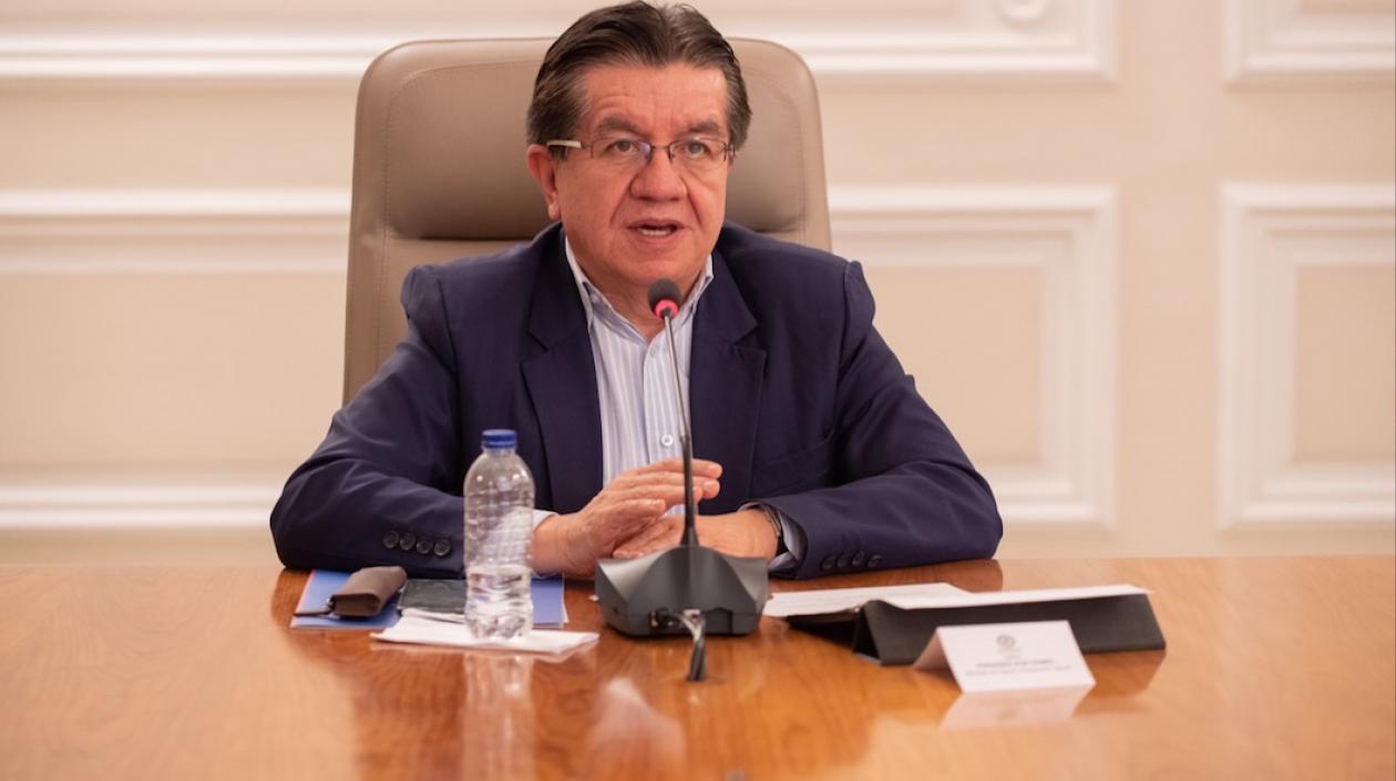 Fernando Ruiz, Ministro de Salud.